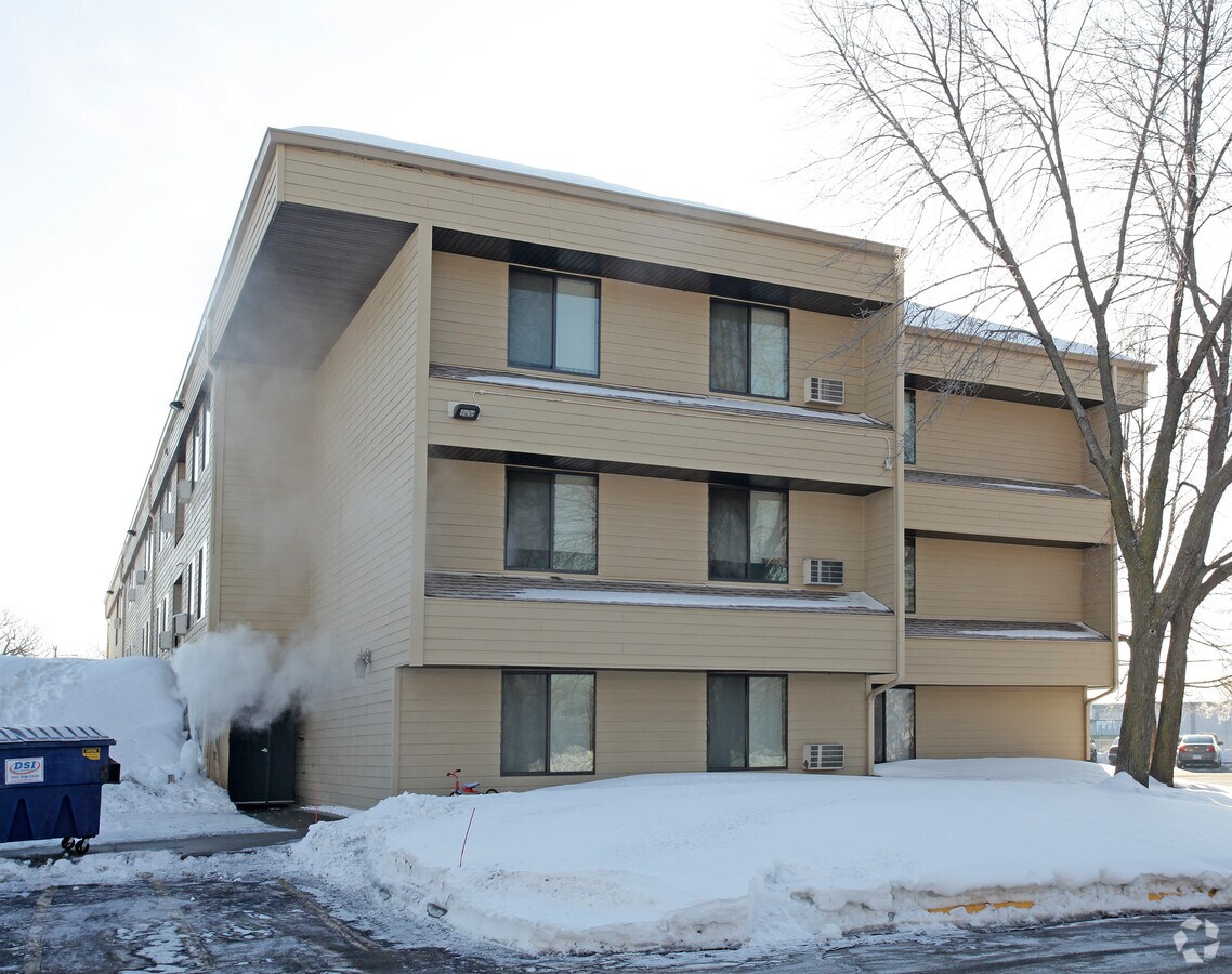 Photo - NHHI Lafayette Plaza