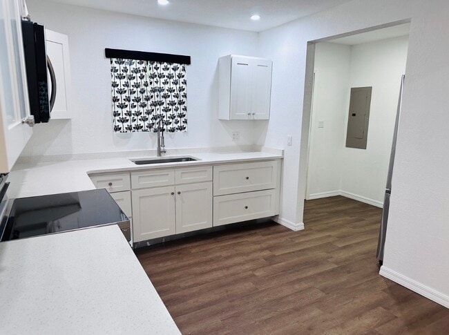 Photo - 329 NE 2nd St