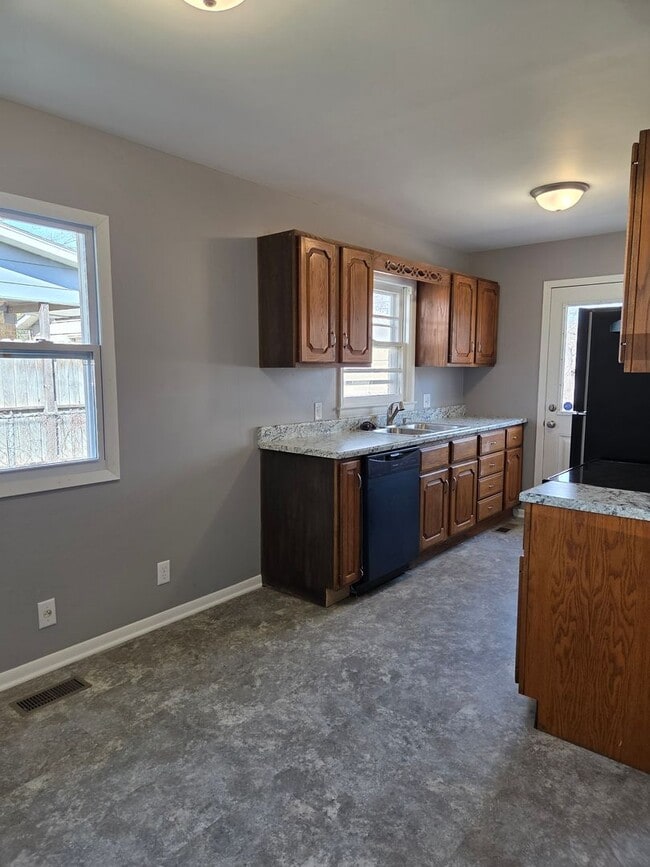 Photo - 1200 E Beaumont St