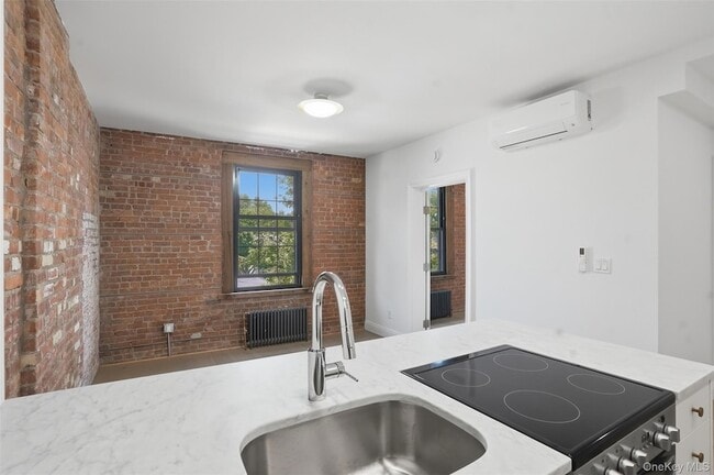 Photo - 207 Main St Unit 1