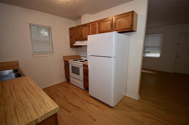 Photo - 129 W Vail Ct