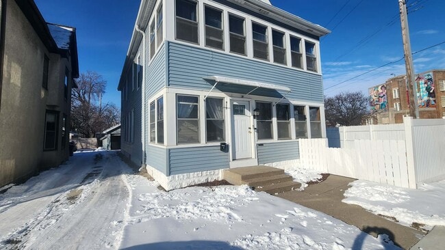 Photo - 912 4th St NE Unit 1