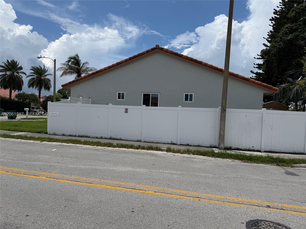 Photo - 11686 NW 91st Pl