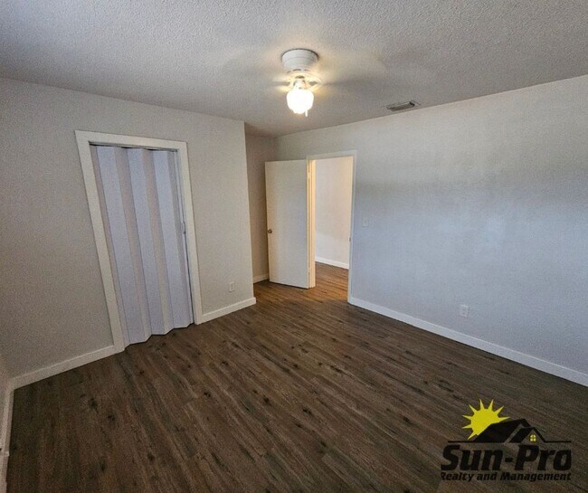 Photo - 708 Georgia St Unit 4
