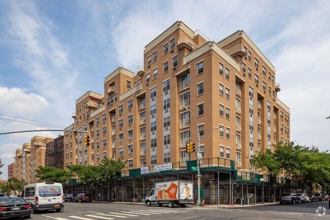 Photo - Madison Plaza