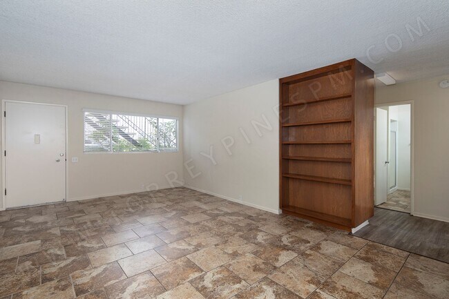 Photo - 1 MONTH FREE! Charming 2BR w/ Parking in Pacific Beach Unidad C