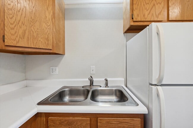 Photo - Virginia Manor Apartments