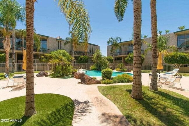 Photo - 334 W Medlock Dr Unit B104