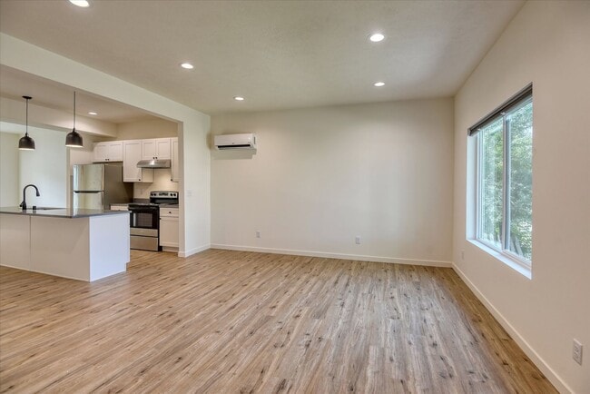 Photo - E. 7th Duplex Unit 2326