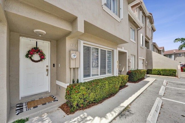 Photo - 173 Riviera Cir