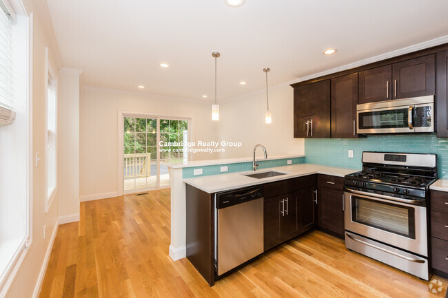 Building Photo - 217 Arlington St Unit 1 Rental