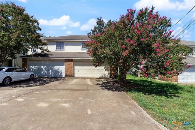 Photo - 1015 Sagewood Trail Townhome