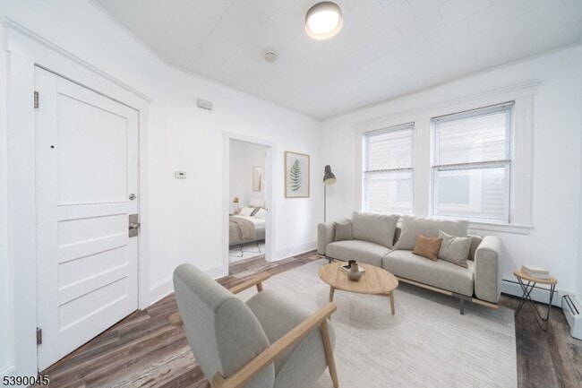 Building Photo - 9 Kling St Unit 1