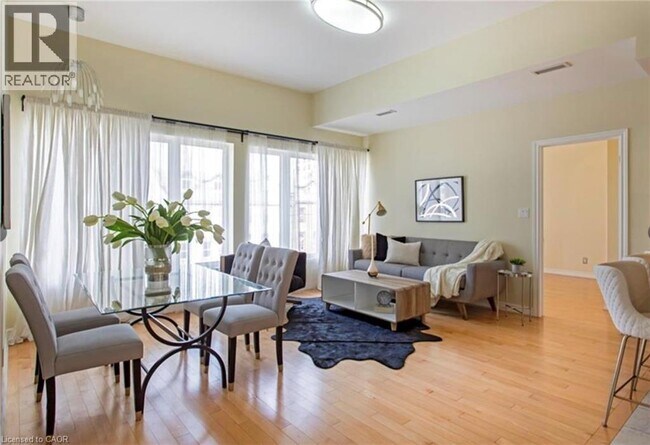 Photo - 130 Wellington St N Unité 201