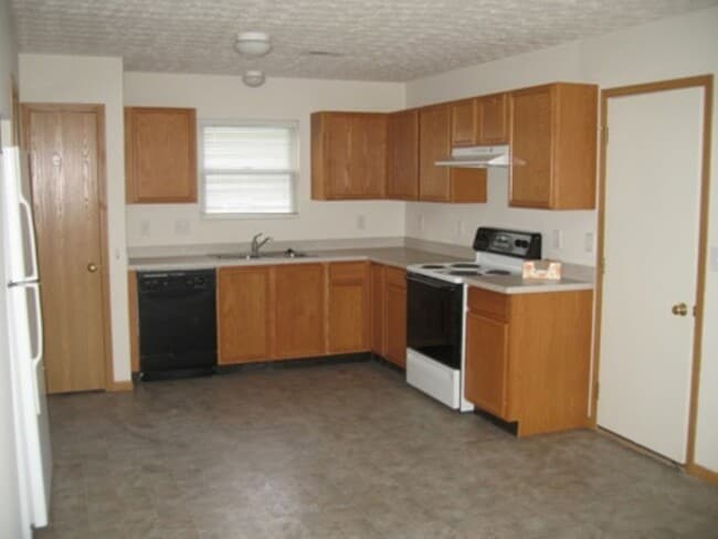 8290 Mira St