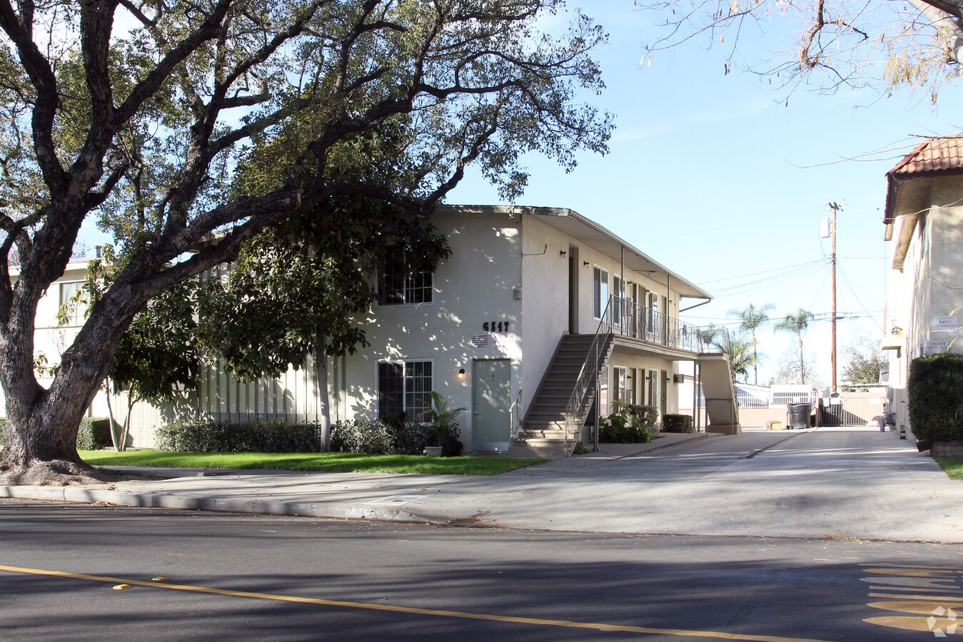 Photo - Pickering Apts