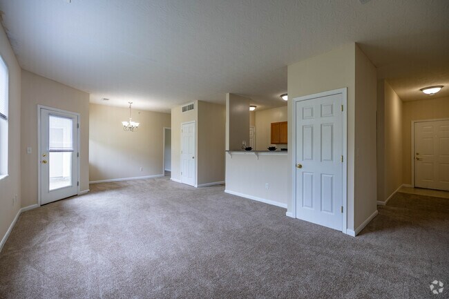 1BR, 1BA - 890SF - Living Room