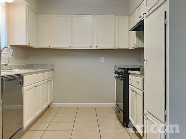 Photo - 5503 Jumada Cir