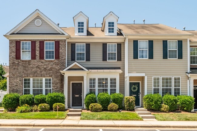 Photo - Excellent 2 BR Townhome close to Downtown Raleigh. Available now!