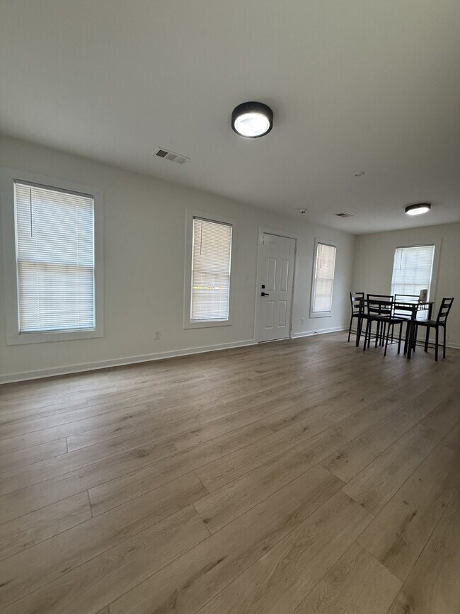 Photo - "Charming and Spacious 3-Bedroom Duplex in Atlanta – 1250 Sq Ft of Comfort!" Unidad A
