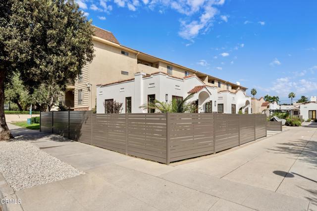 Photo - 520 S Los Robles Ave