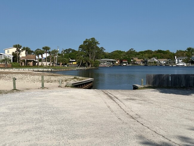 Waterfront park - 46 5th Ave Unit 46 A