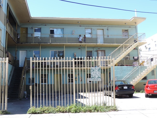 1117 NW 3rd Ave