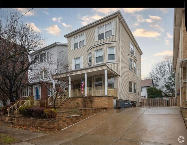 Building Photo - 97-99-99 W 39th St Unit 2 Rental