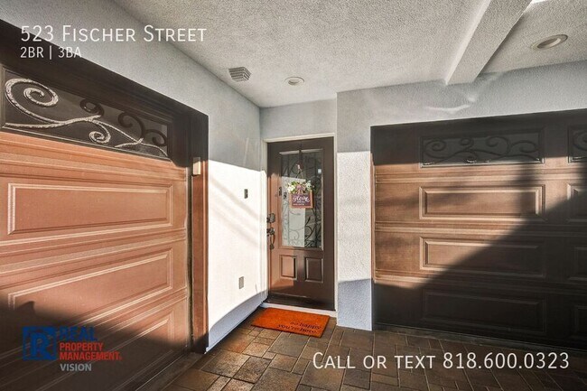 Photo - 523 Fischer St