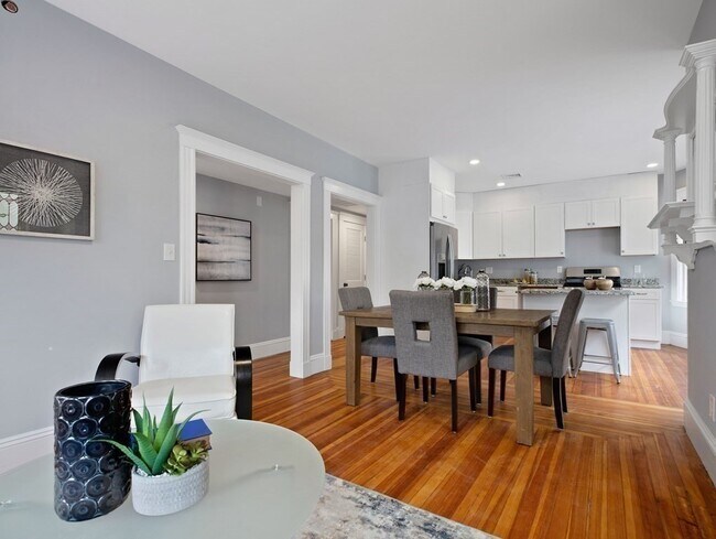 Photo - 261 Walnut St Unit 3