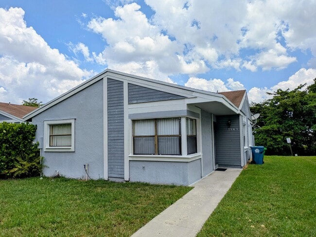 Building Photo - 7943 NW 41 Ct