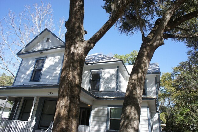 Building Photo - 115 NE 9th St Unit MR65-03 Rental
