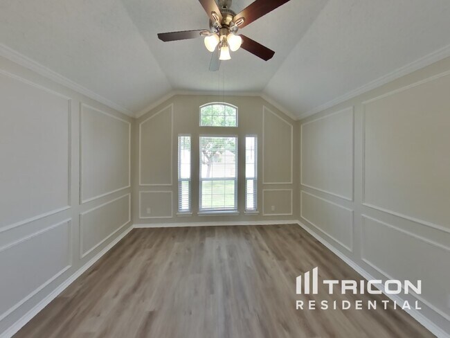 Photo - 2520 Elliott Ave