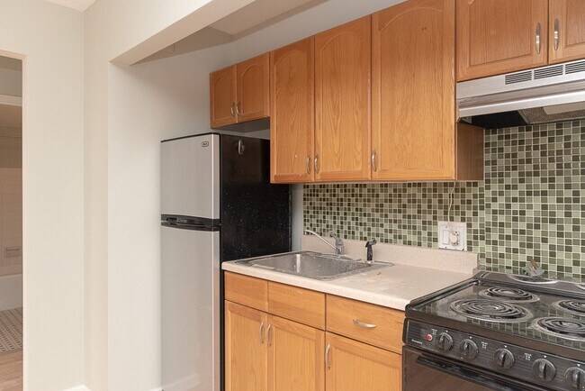 Photo - 450 W Wellington Ave Unit E9