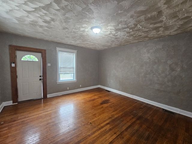 Photo - 2144 Cherry Ave