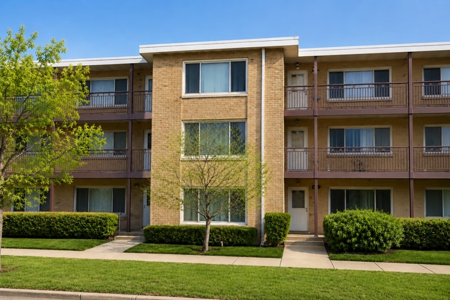 Building Photo - 4925 N Harlem Ave Unit 4925 N Harlem Ave  2 Chicago IL 60656