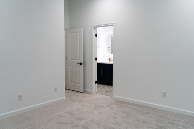 Photo - 5018 Dieppe St