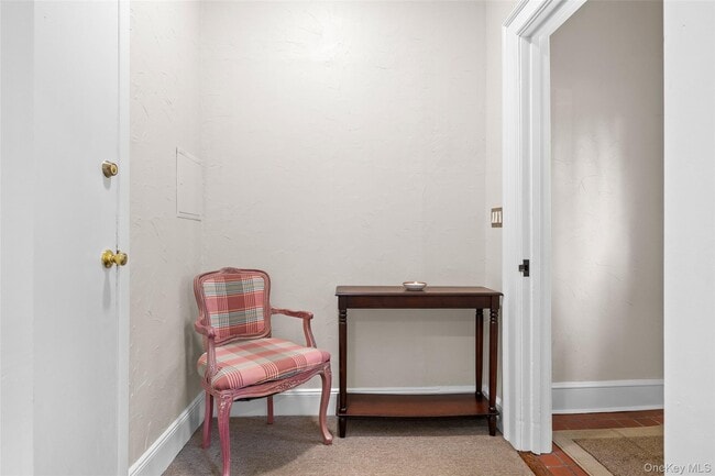 Photo - 78 Violet Ave Unidad First Floor With 2 Bdrms