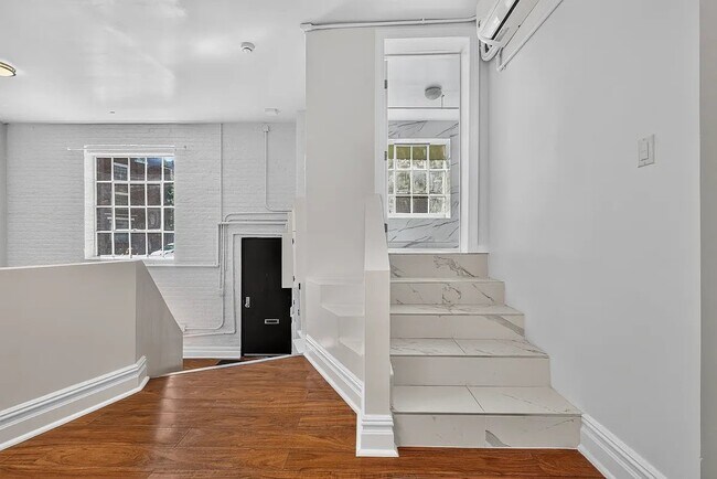 Photo - 702 Greenwich St Unidad 1