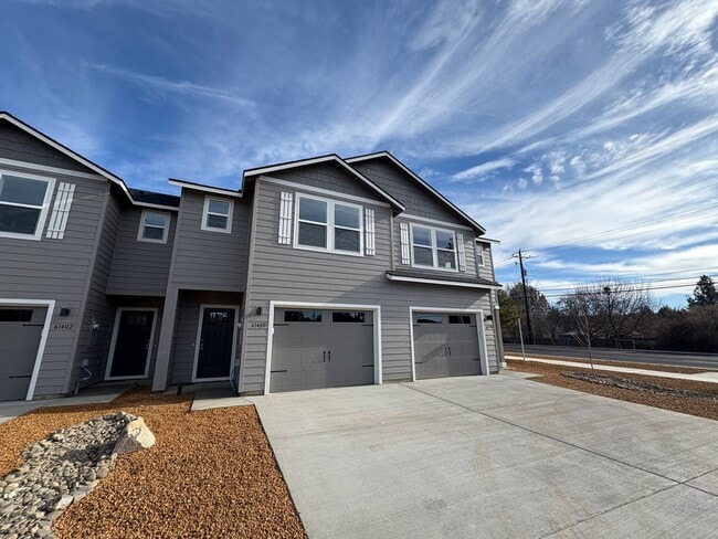 Building Photo - Brand New Stunning 3 Bed/2.5 Bath Townhouse-Old Farm District