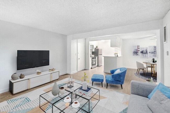 Photo - 5830 Reseda Boulevard