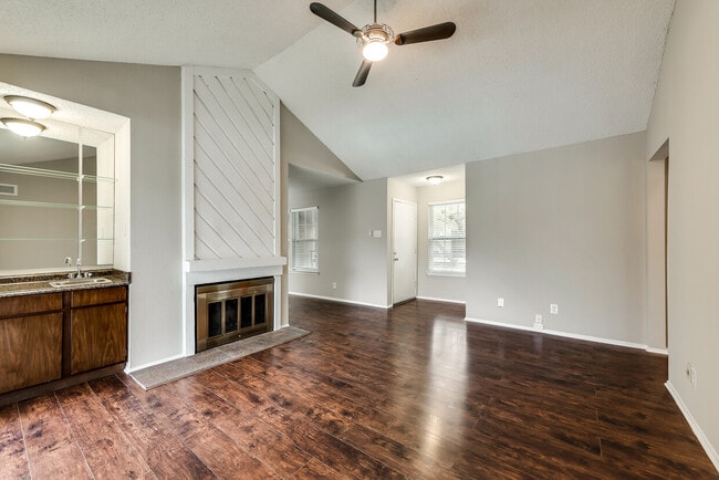 Photo - 5300 Keller Springs Rd Unit ID16092