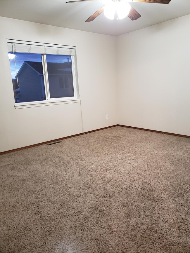 Photo - 316 Greenway Ct