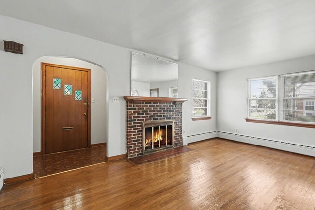 Photo - 2327 Chestnut St