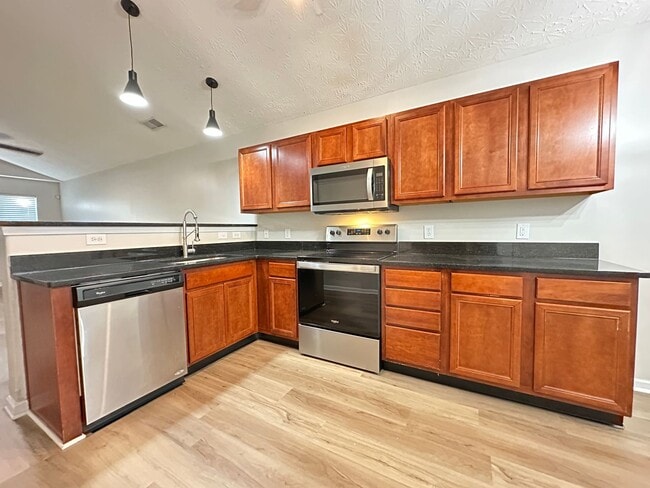121 Blue Heron Pl