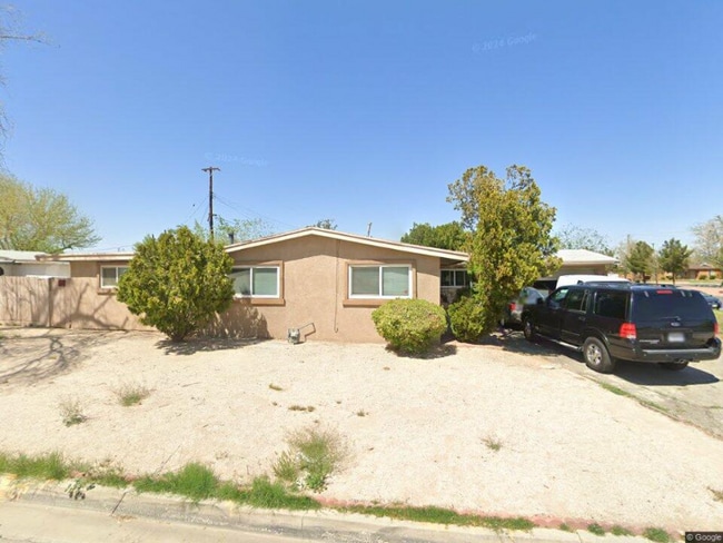 Photo - 471 E Nugent St House