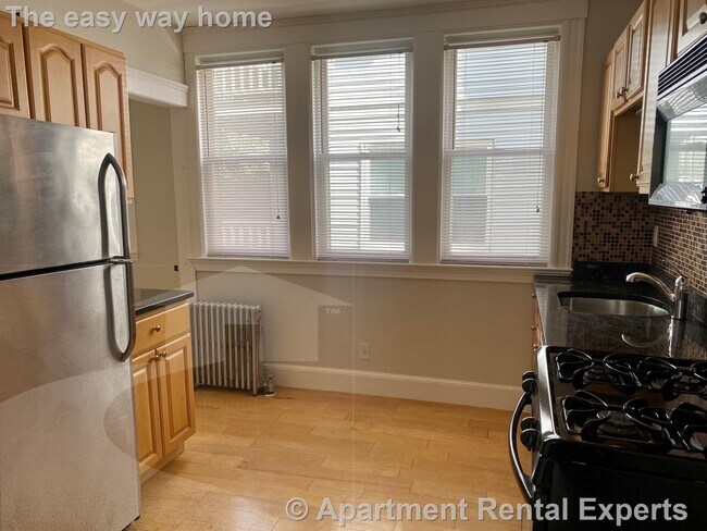 Building Photo - 12 Silvey Pl Unit 1