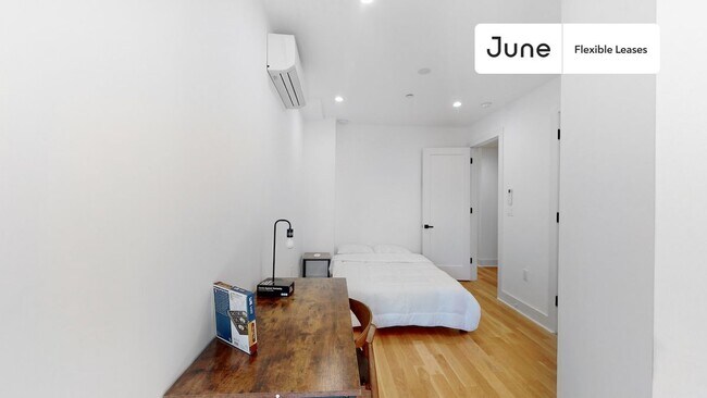 Cozy Private ROOM in Crown Heights