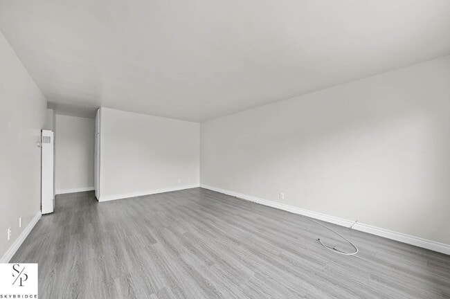 Photo - "Charming 2-Bed Sanctuary in the Heart of Downey – Your Ideal Urban Retreat Awaits!"