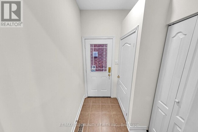 Photo - 17 Rouge Bank Dr